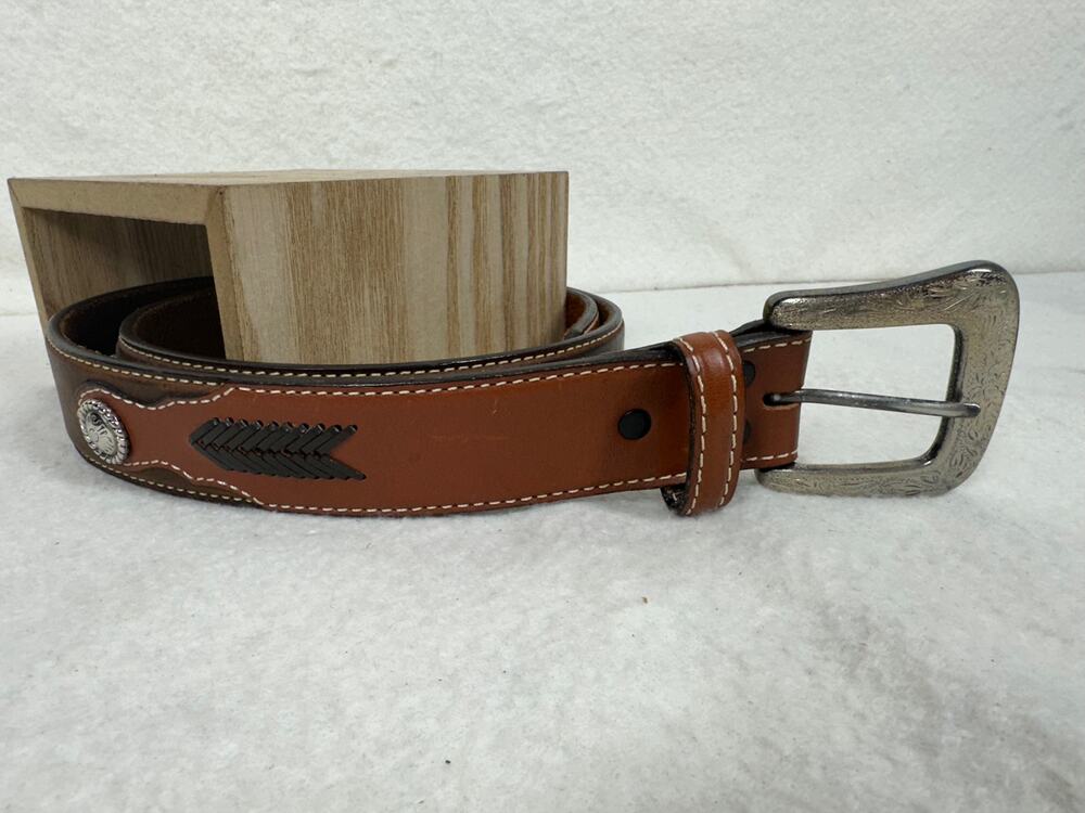 Wrangler Brown Leather Western Belt Silver Tone Concho Accents Black Chevron